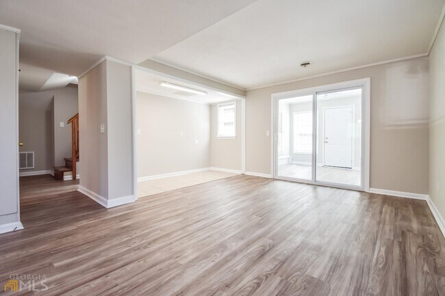 Building Photo - 6137 Indian Creek Cir SW