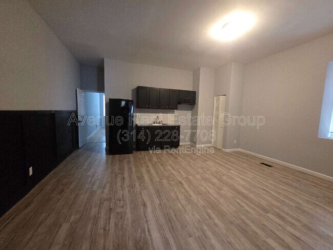 Foto del edificio - 5040 Lotus Ave