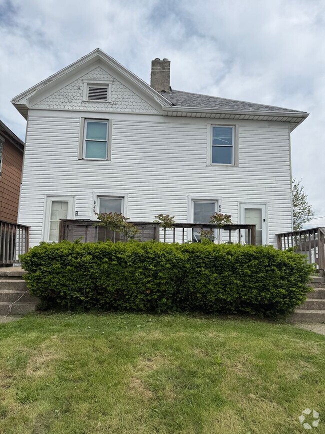 Building Photo - 824-826 Troy St