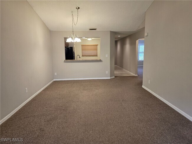 Foto del edificio - 605 Squire Cir