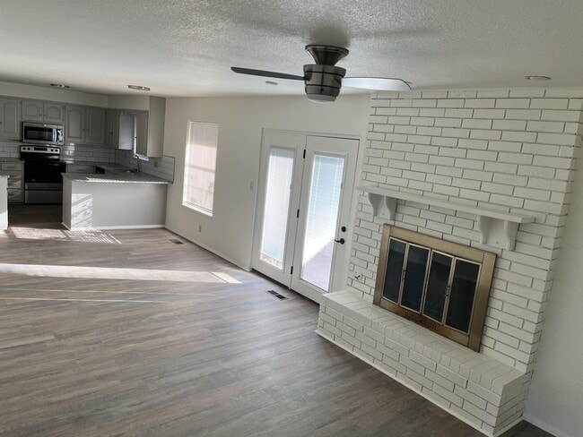 Foto del edificio - 135 Orchard Dr