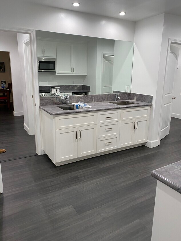 Kitchen - 5754 Troost Ave