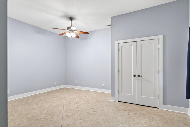 Foto del edificio - Lower Level Basement Apartment- Black Mountain