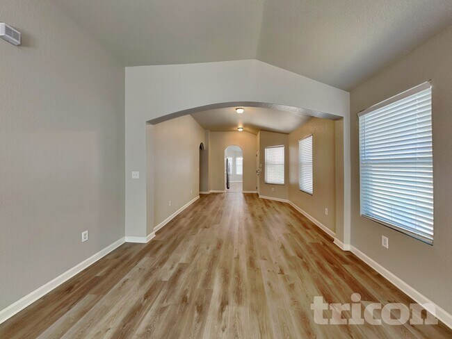 Foto del edificio - 9822 Vandenberg Way