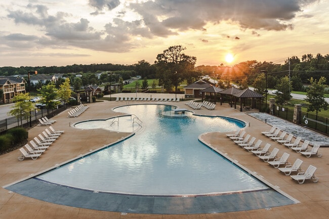 Redpoint Raleigh - Redpoint Raleigh Apartments