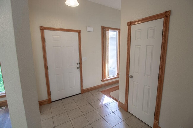 Foto del edificio - 1420 Bradford Dr