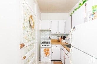 Building Photo - 3024 N Halsted St