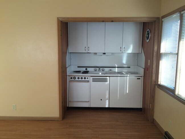 Foto del edificio - COZY EFFICIENCY LOCATED NEAR DOWNTOWN SIOUX FALLS! CALL TODAY FOR A SHOWING!