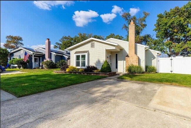 Photo - 138 Harvest Rd House