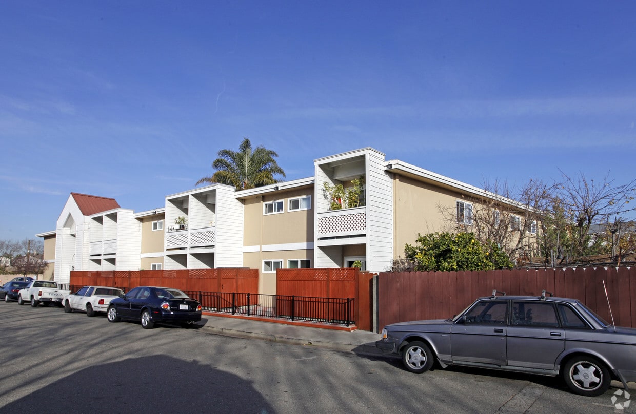 Building Photo - 1850 Thau Way