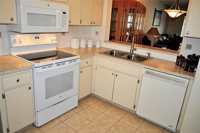 Foto del edificio - 3399 Mermoor Dr