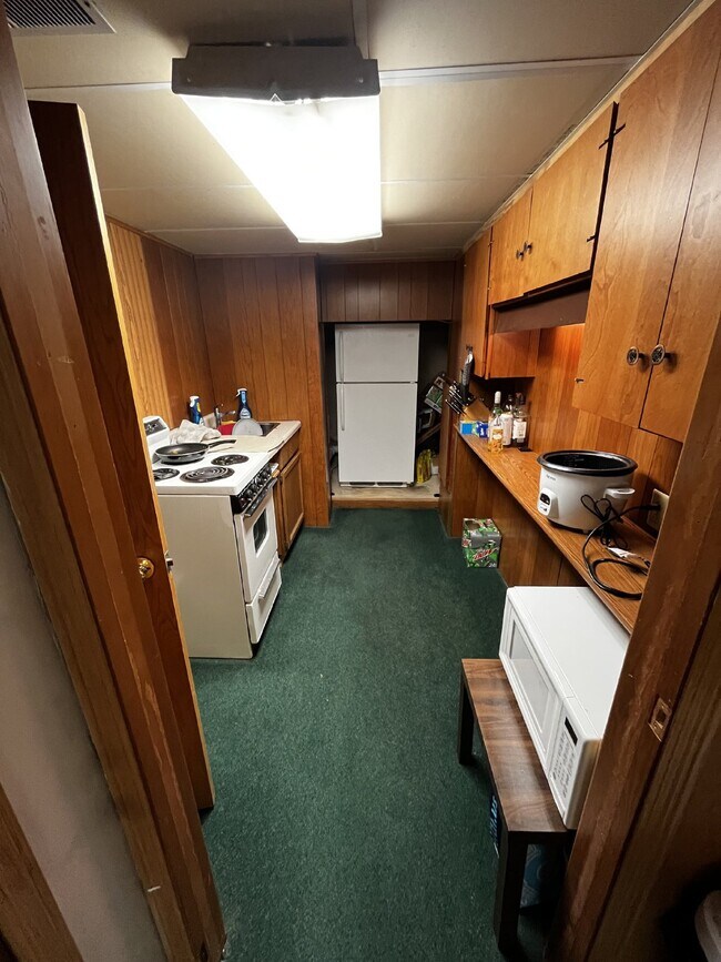 Foto del edificio - 1 bedroom near UWEC Available June 1st!