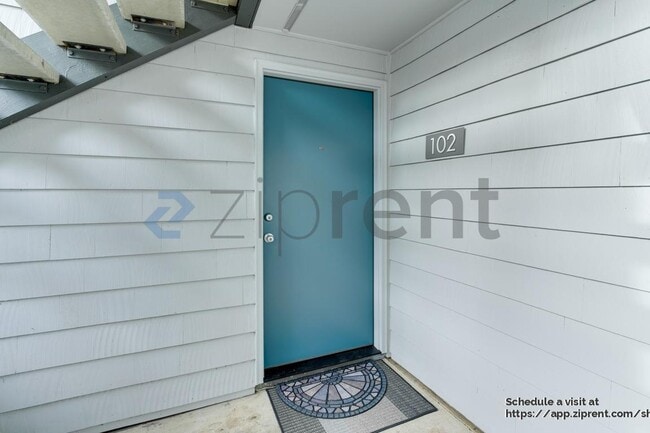 Building Photo - 12707 NE 116th St