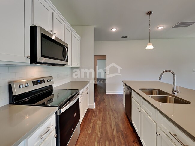 Building Photo - 1605 Soapstone Rd