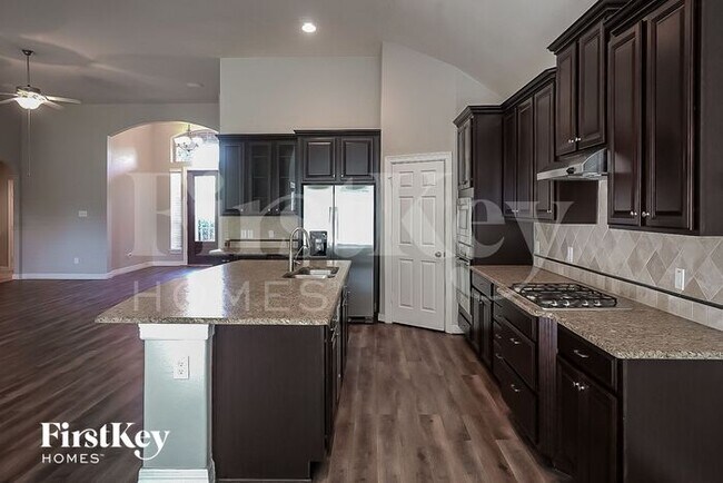Foto del edificio - 27727 Halls Farms Ln