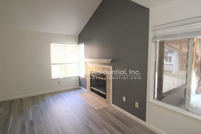 Building Photo - 2641 Decker Way