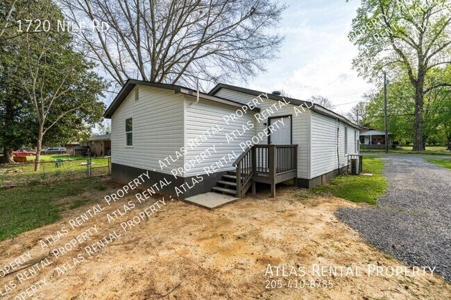 Building Photo - 1720 Nile Rd
