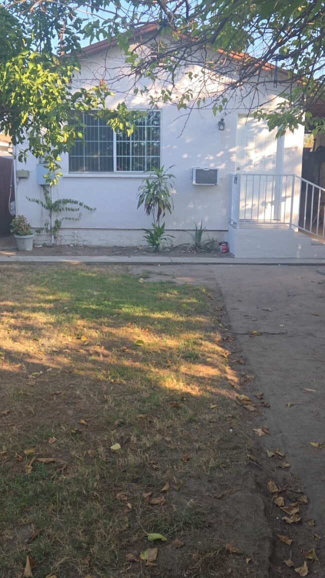 Fachada de la casa - 4026 Sterling Way
