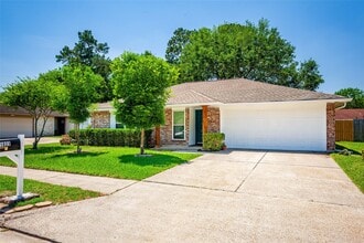 Building Photo - 21023 Ironcrest Ln