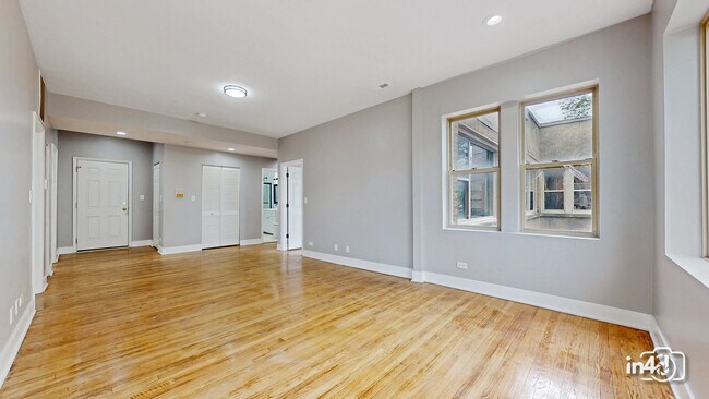 Foto del edificio - 3925 W Ainslie St