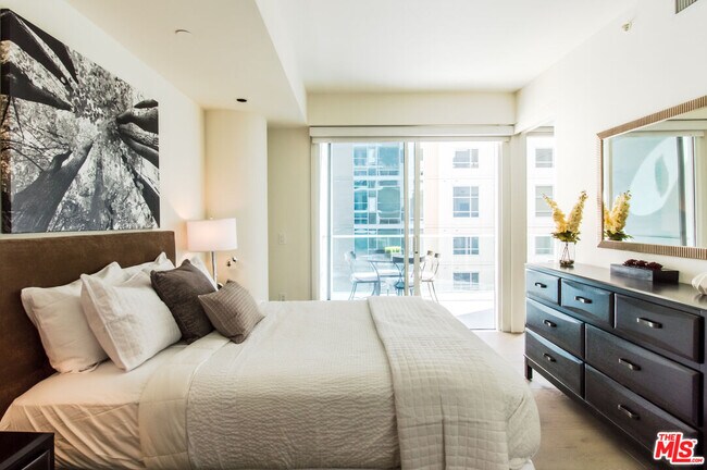 Foto del edificio - 6250 Hollywood Blvd