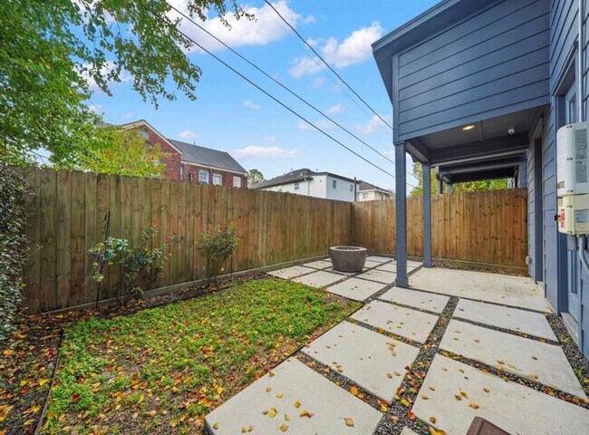 Foto del edificio - 2416 Truxillo St