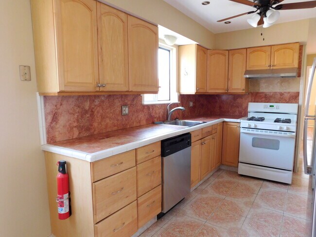 EIK - 420 7th St