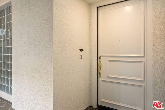 Foto del edificio - 2122 Century Park Ln