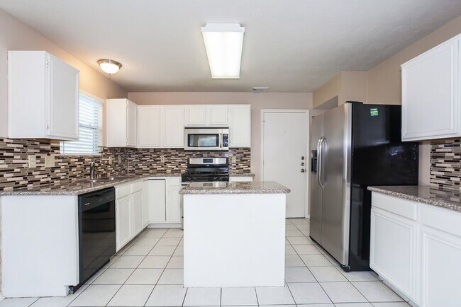 Building Photo - 8234 Worthington Dr