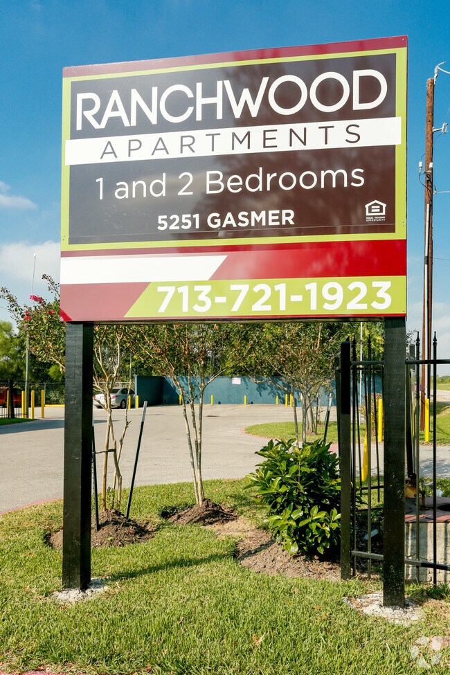 Ranchwood Apartments Apartments 5251 Gasmer Dr Houston, TX