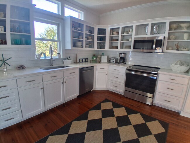 Cocina bien iluminada - 12 Seahorse Ct