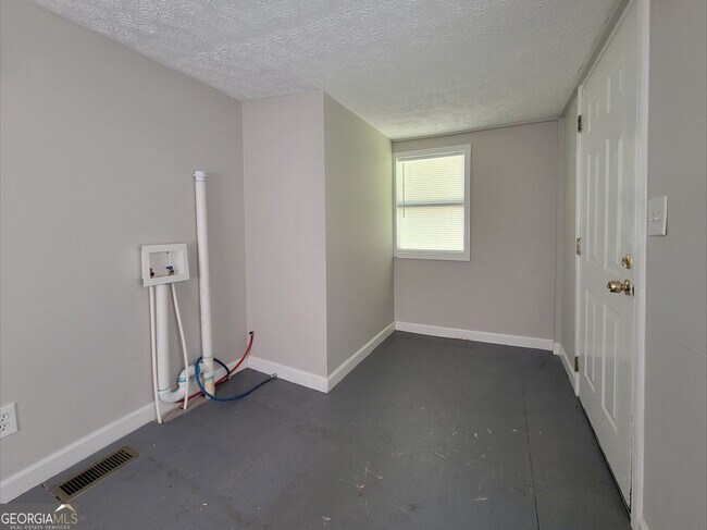 Foto del edificio - 516 Pendergrass Rd