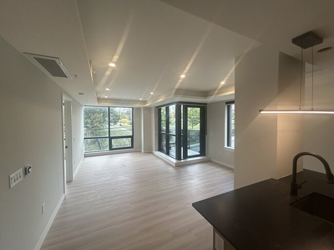 Building Photo - 5616-5616 South St