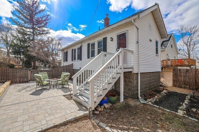 Foto del edificio - 158 Durnell Ave