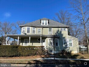 Building Photo - 439 Taylor Ave