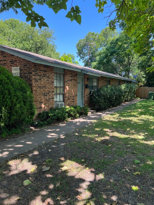 Primary Photo - 1823 Randolph Dr