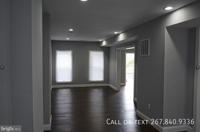 Foto del edificio - 3722 Woodhaven Ave