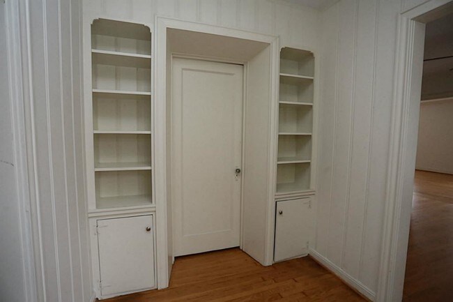 Foto del edificio - 5525 Chaucer Dr