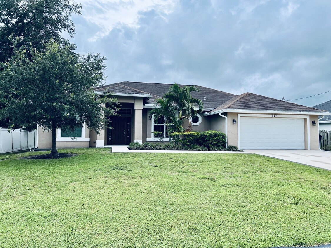 Foto principal - 624 SW Abode Ave