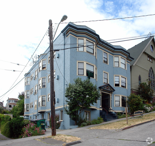 Building Photo - Corona Apartments