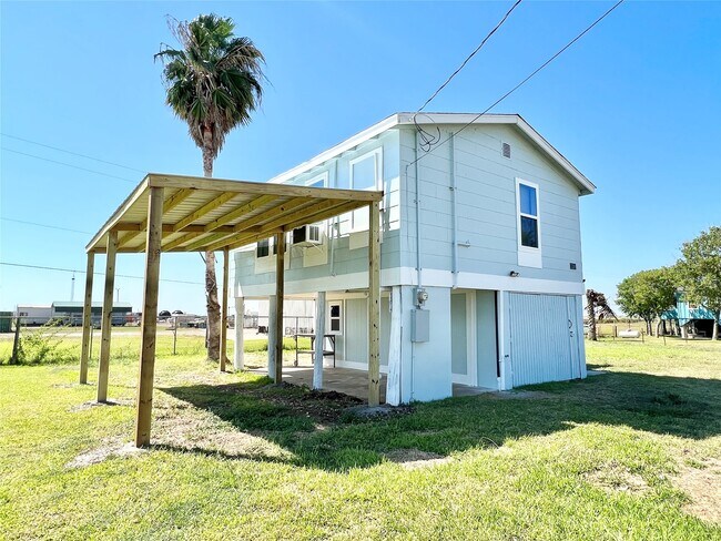 Building Photo - 1106 Gulfview St