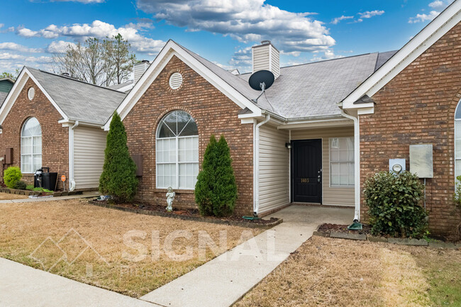 Building Photo - 1403 Hillsboro Ln