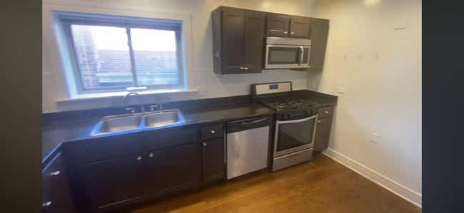 Building Photo - 2536 W Fitch Ave