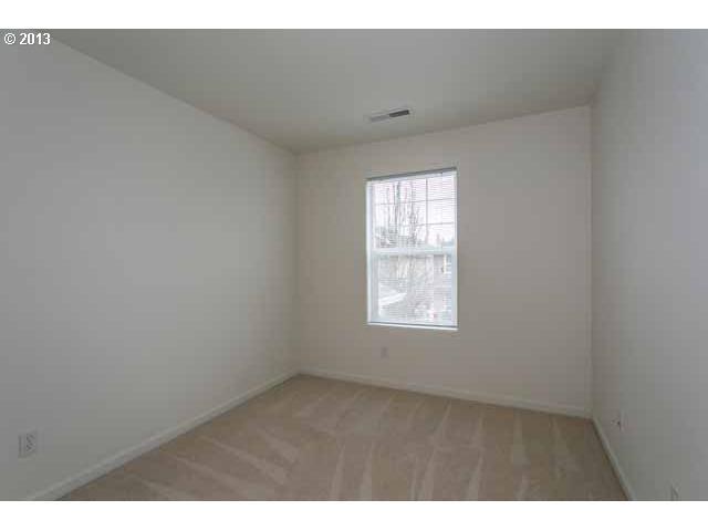 Building Photo - 5613 NE Canard Dr