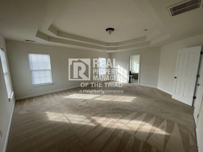 Foto del edificio - Immaculate 4 bd/3.5 ba in the popular Wate...