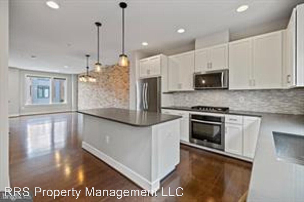 Foto del edificio - 3 br, 3.5 bath House - 16329 Columbus Ave