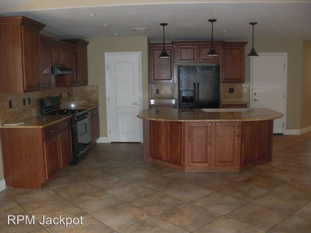 Building Photo - 329 Orchid Oasis Ave