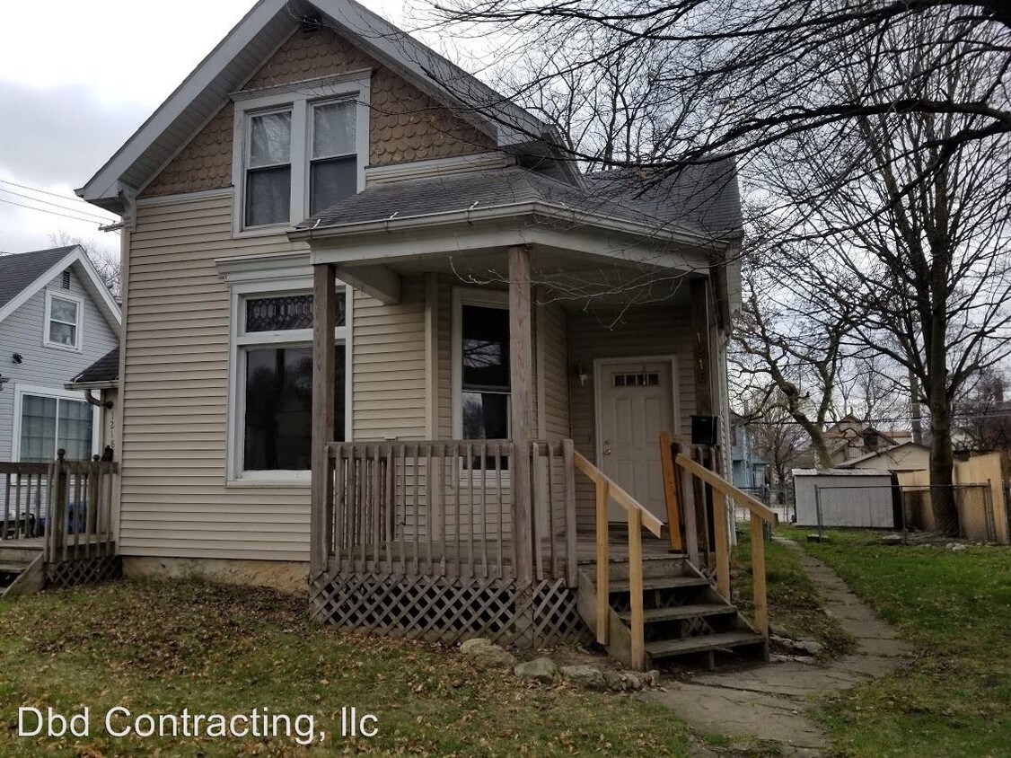 Primary Photo - 1216 Lake Ave