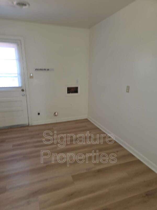 Building Photo - 321 Ewell Ln