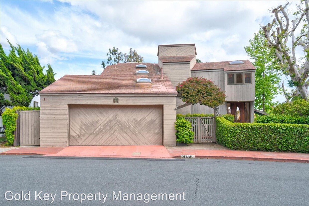 Primary Photo - 3 br, 2.5 bath House - 4135 Arden Way